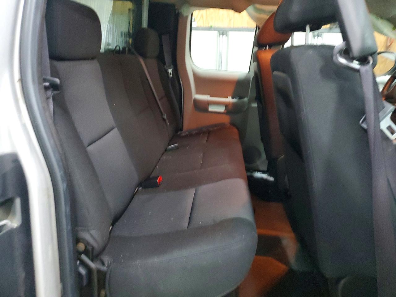 2010 CHEVROLET SILVERADO K1500 photo 10