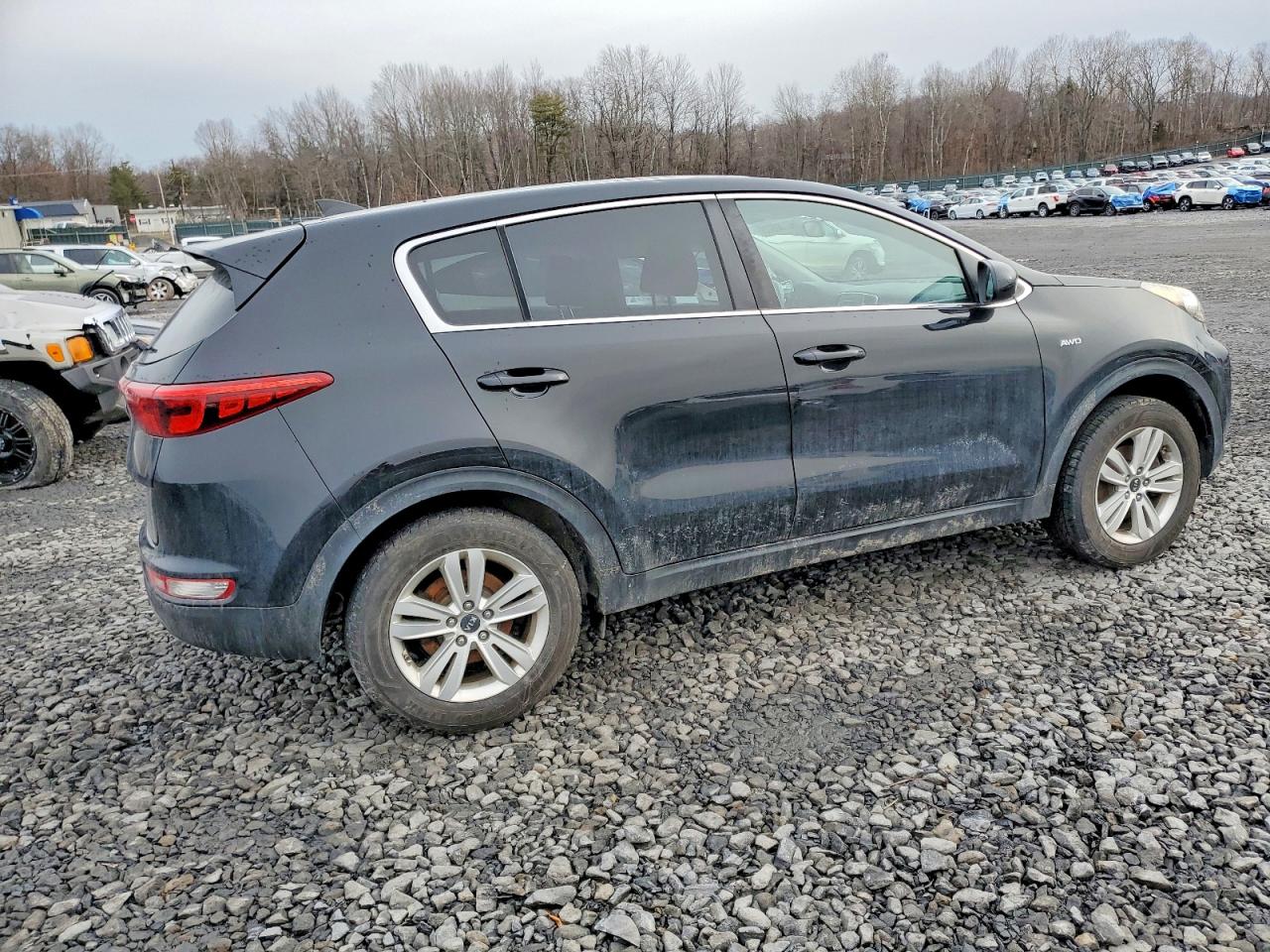 2018 KIA SPORTAGE LX photo 3