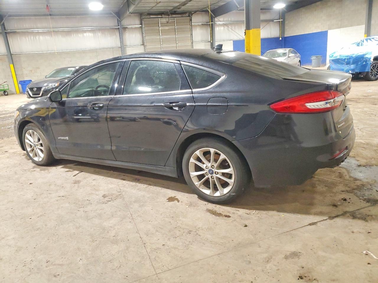 2019 FORD FUSION SE photo 2