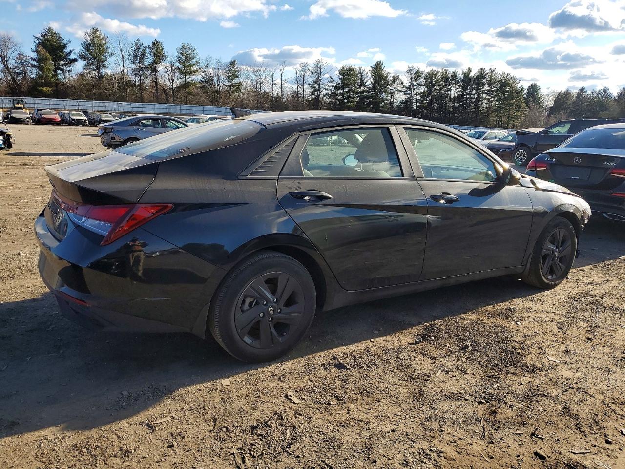 2023 HYUNDAI ELANTRA SEL photo 3