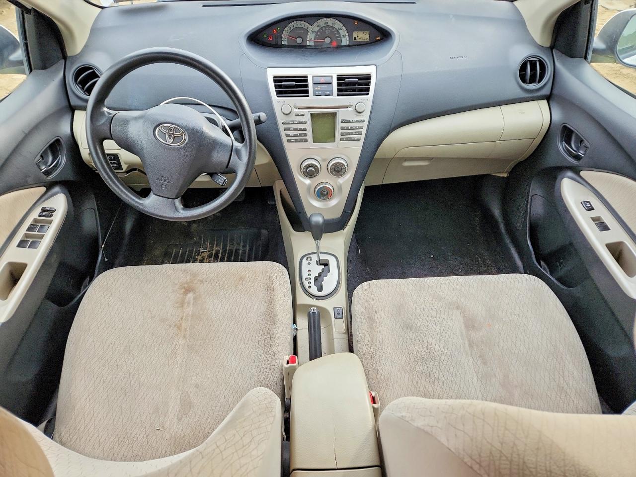 2008 TOYOTA YARIS photo 8