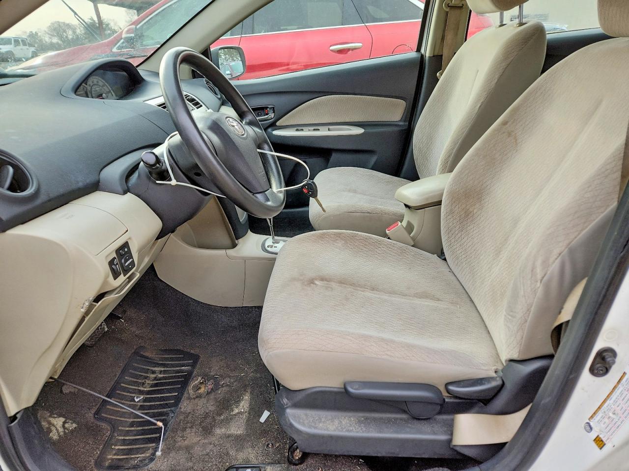 2008 TOYOTA YARIS photo 7