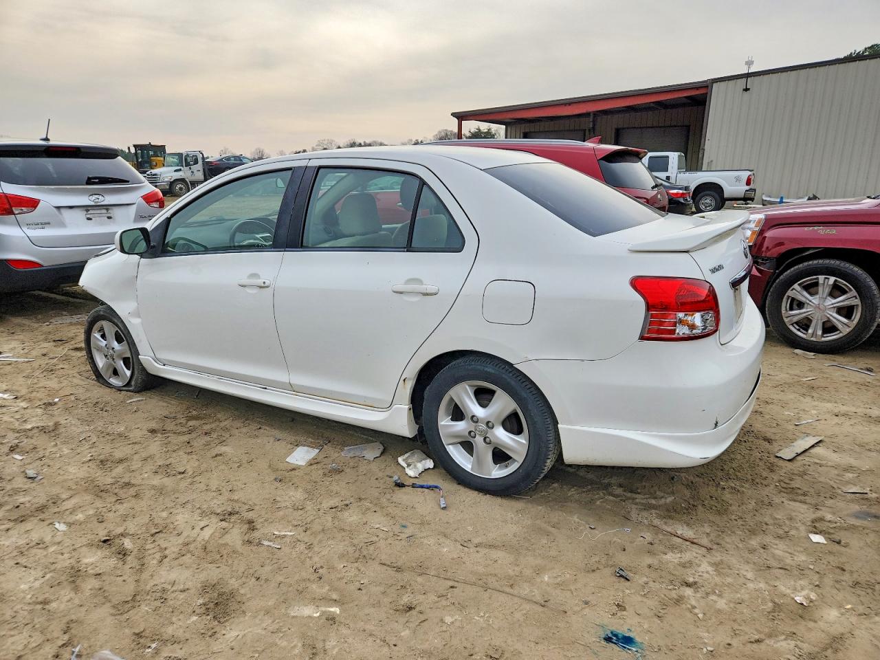 2008 TOYOTA YARIS photo 2