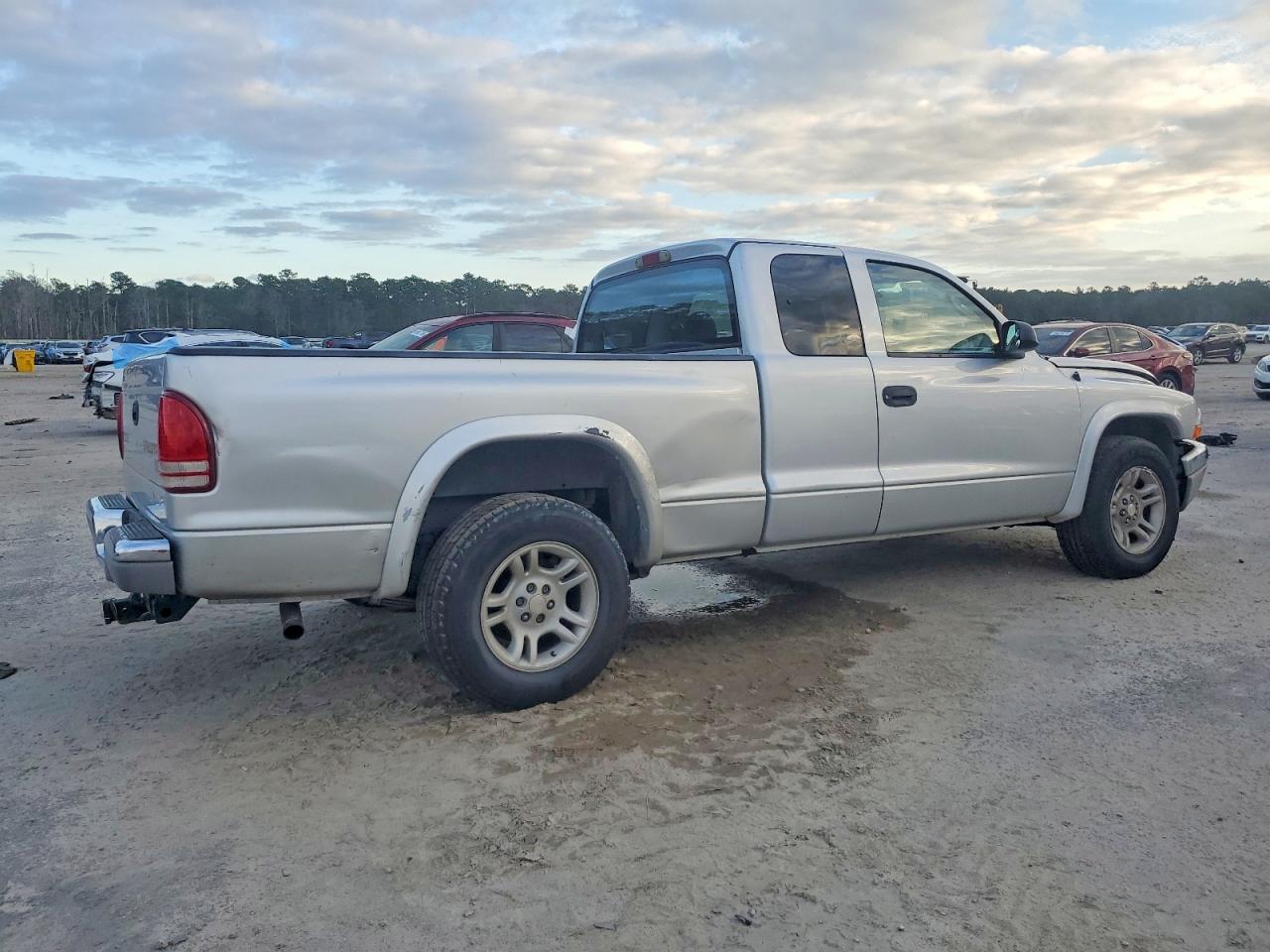 2003 DODGE DAKOTA SLT photo 3