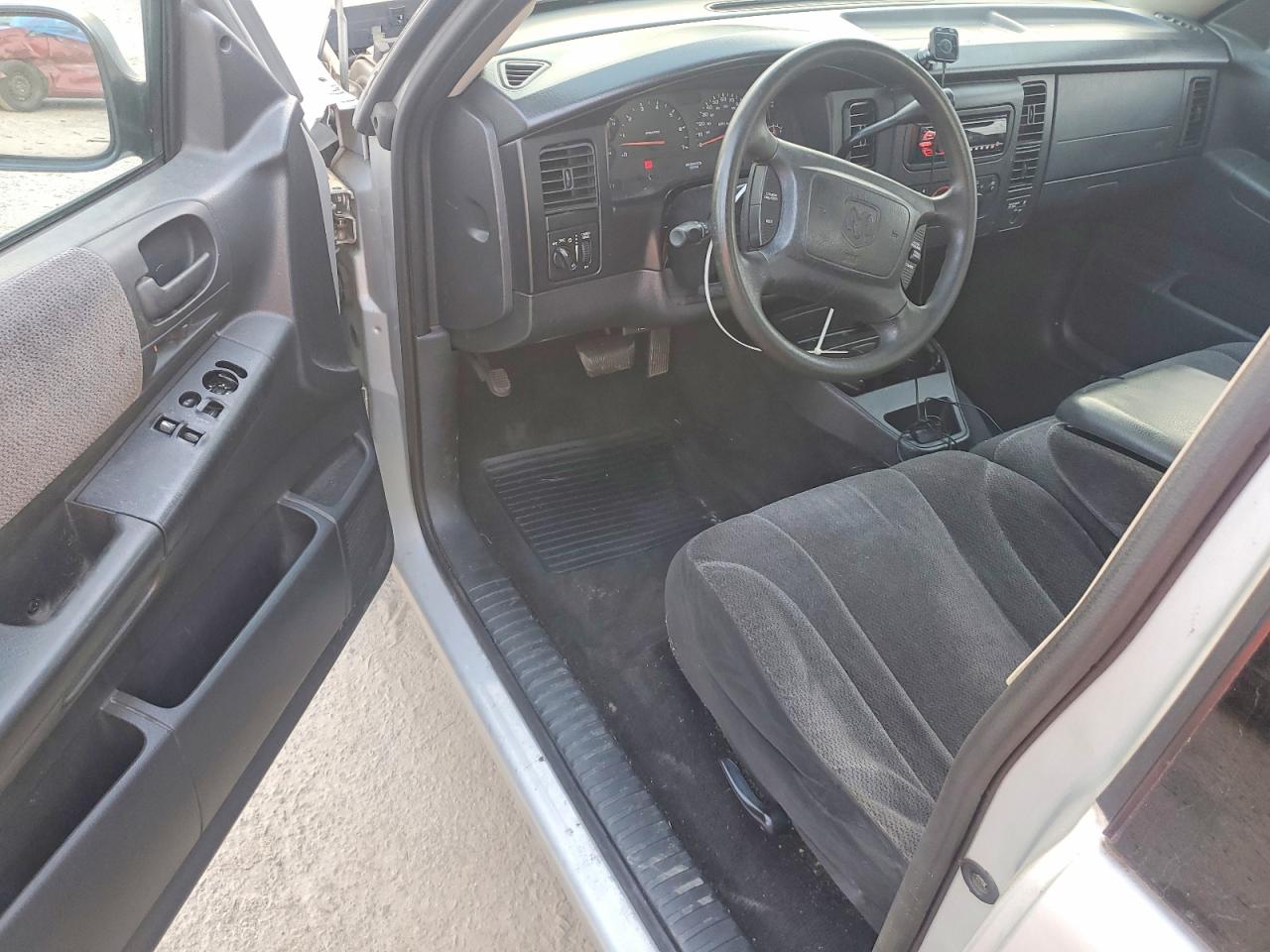 2003 DODGE DAKOTA SLT photo 8