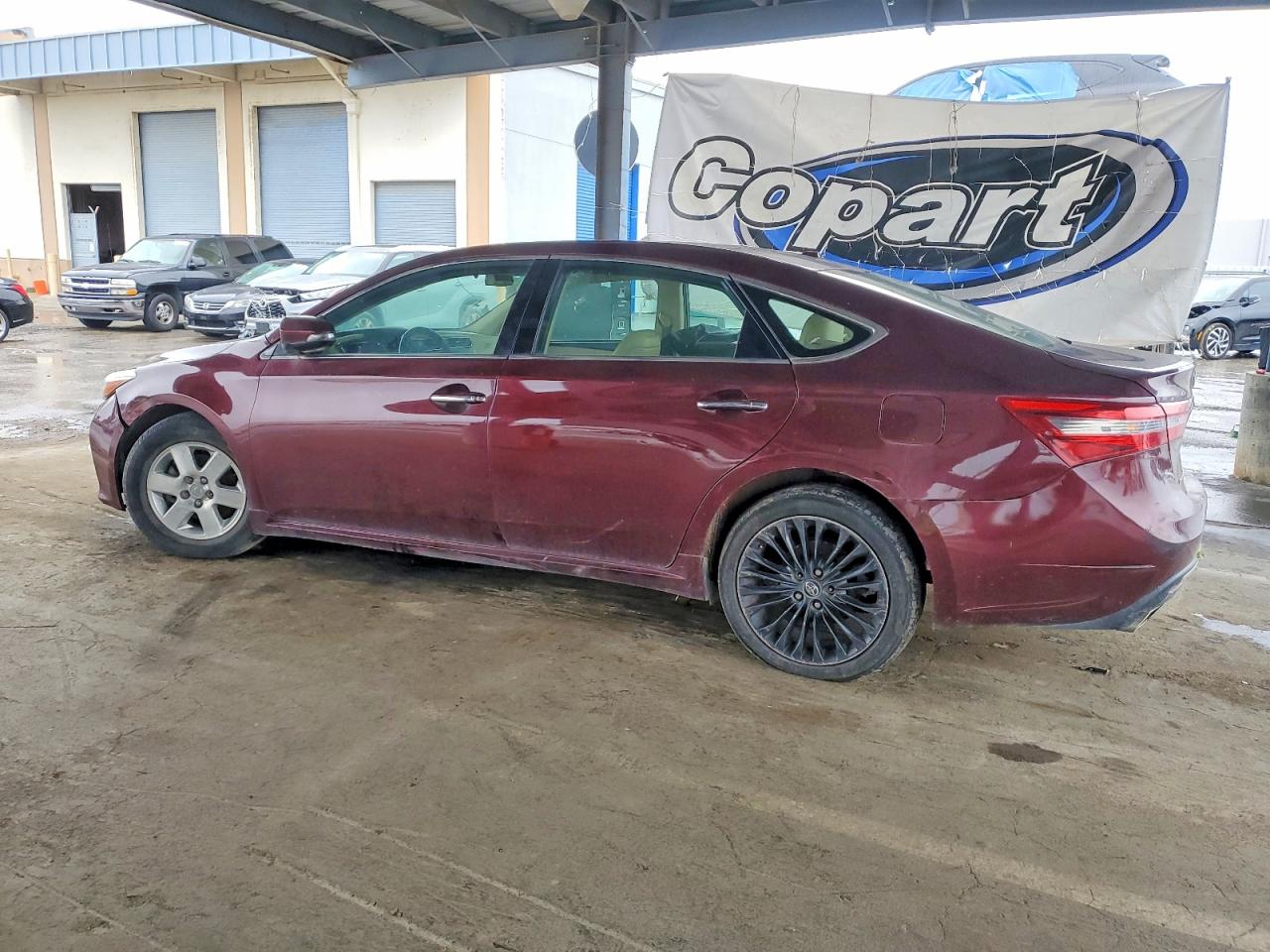 2016 TOYOTA AVALON XLE photo 2