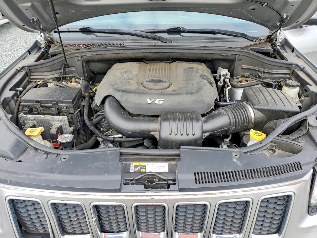 2014 JEEP GRAND CHEROKEE OVERLAND photo 12