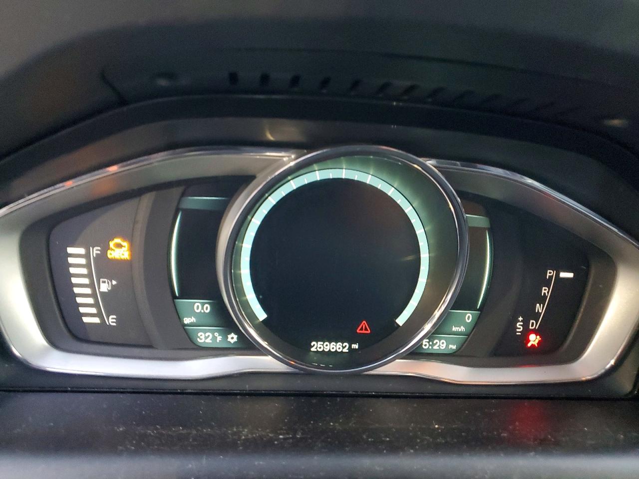 2015 VOLVO XC60 T6 PREMIER photo 9