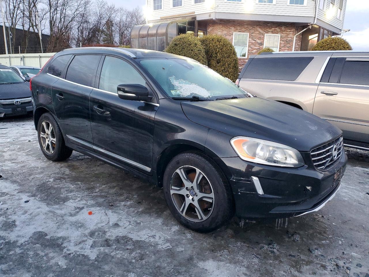 2015 VOLVO XC60 T6 PREMIER photo 4