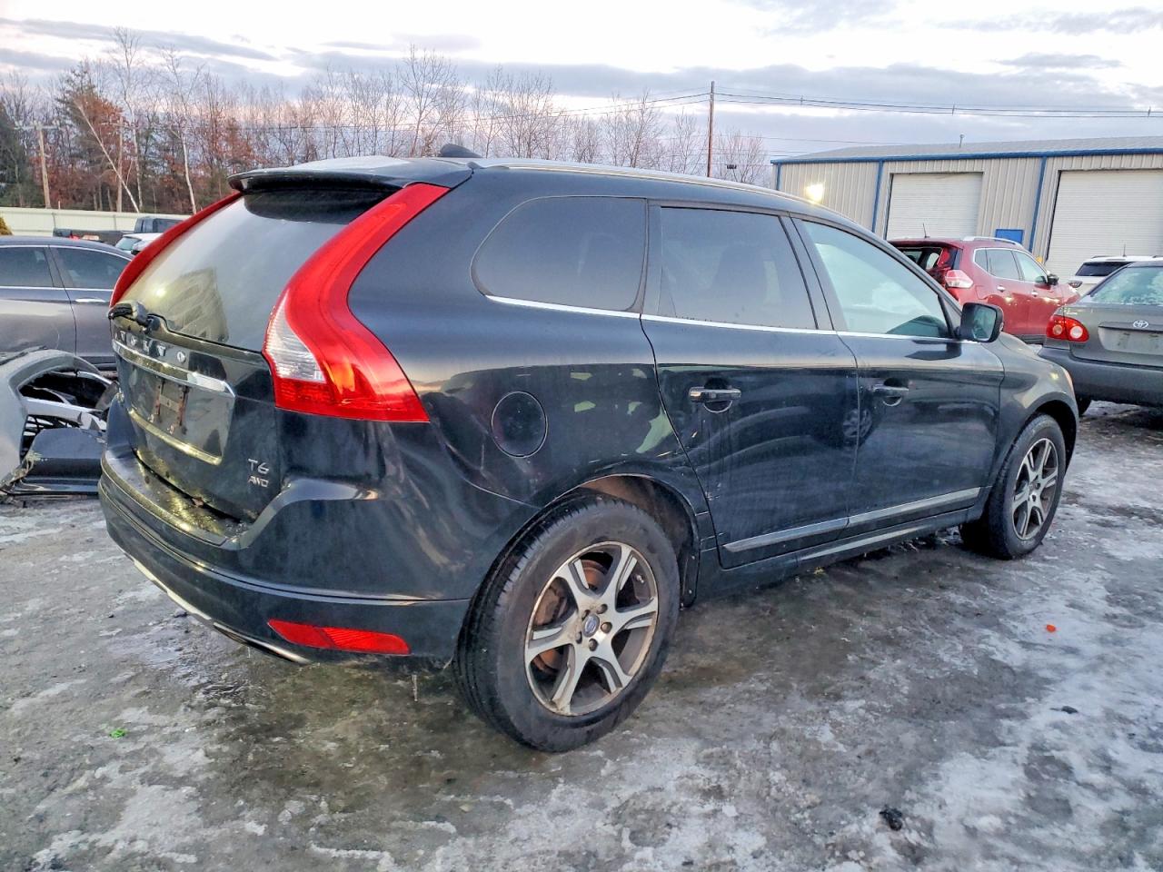2015 VOLVO XC60 T6 PREMIER photo 3