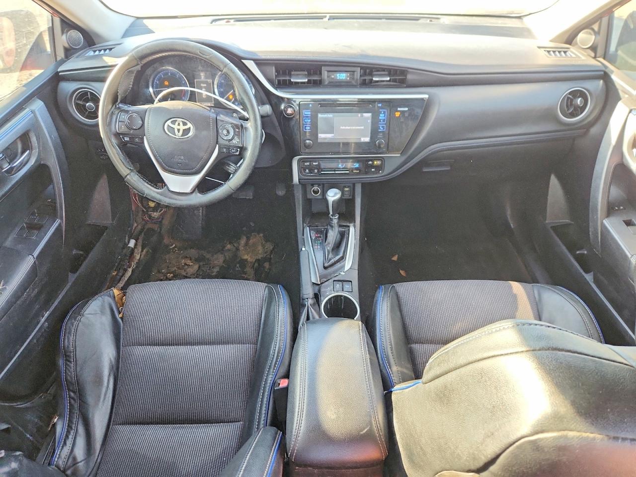 2017 TOYOTA COROLLA L photo 8