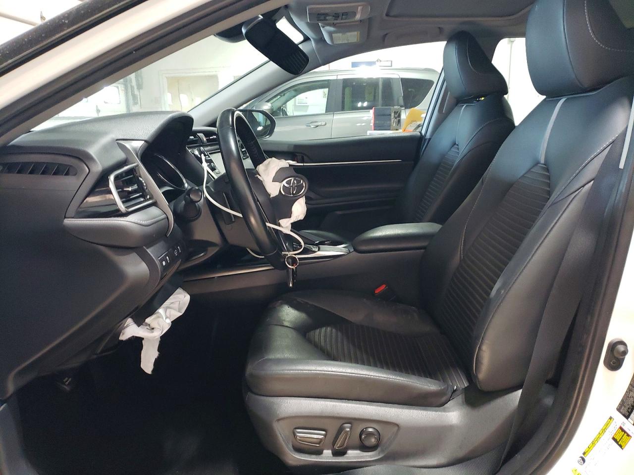 2019 TOYOTA CAMRY L photo 7