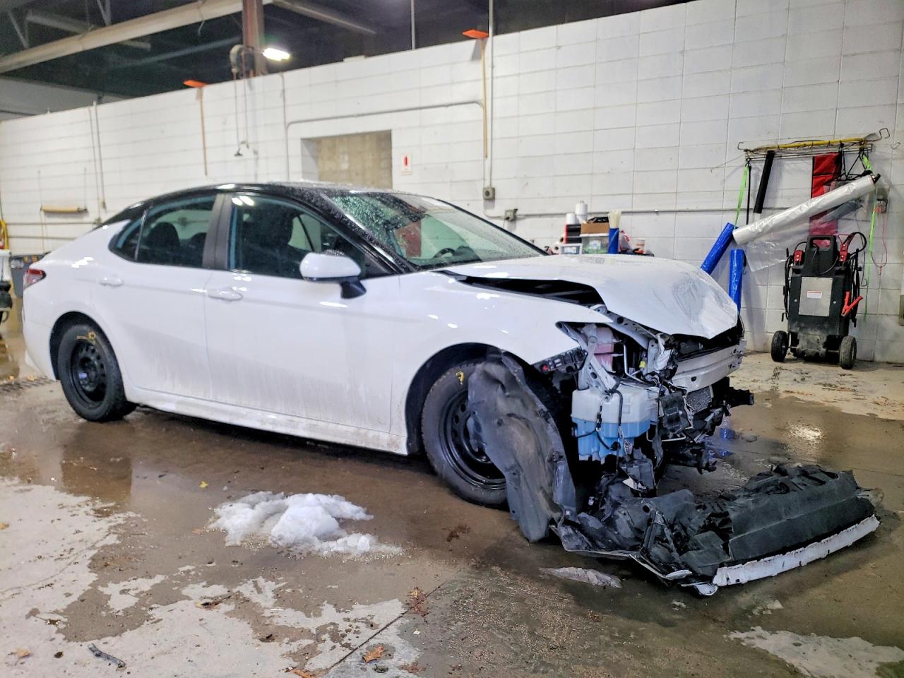 2019 TOYOTA CAMRY L photo 4
