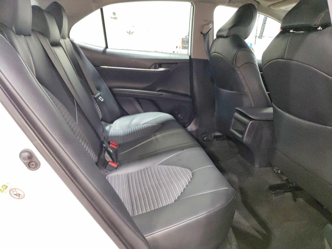 2019 TOYOTA CAMRY L photo 10
