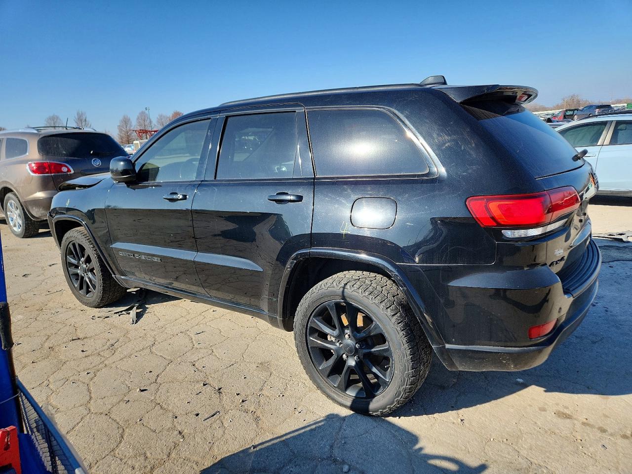 2019 JEEP GRAND CHEROKEE LAREDO photo 2