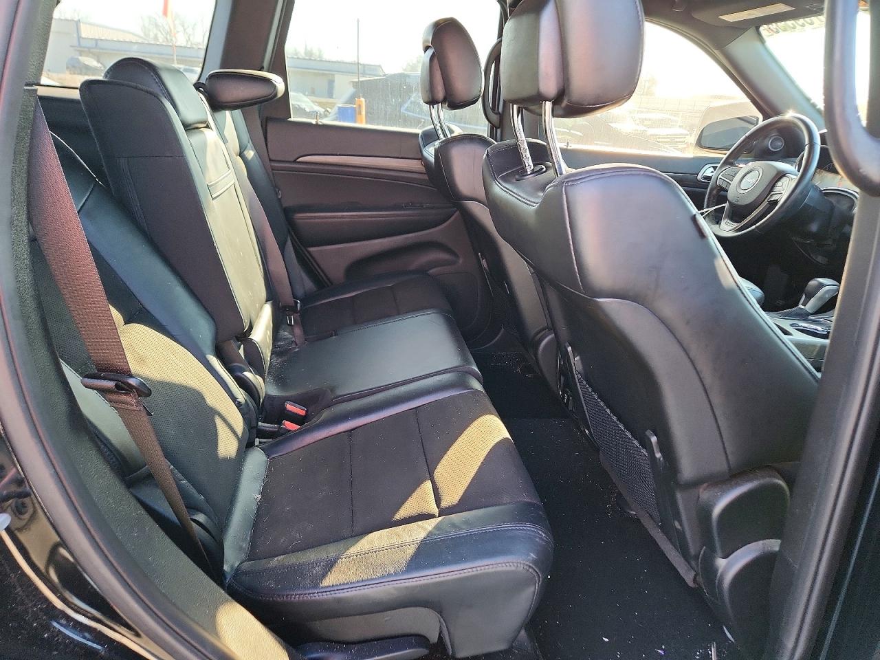 2019 JEEP GRAND CHEROKEE LAREDO photo 11