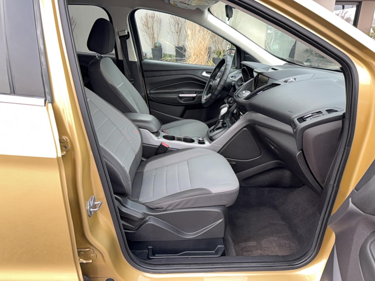 2015 FORD ESCAPE SE photo 5