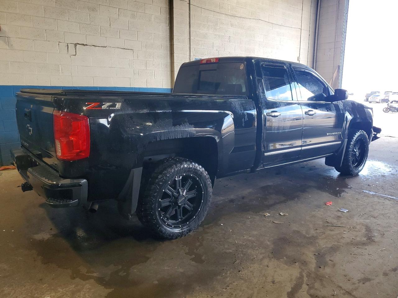 2018 CHEVROLET SILVERADO K1500 LTZ photo 3