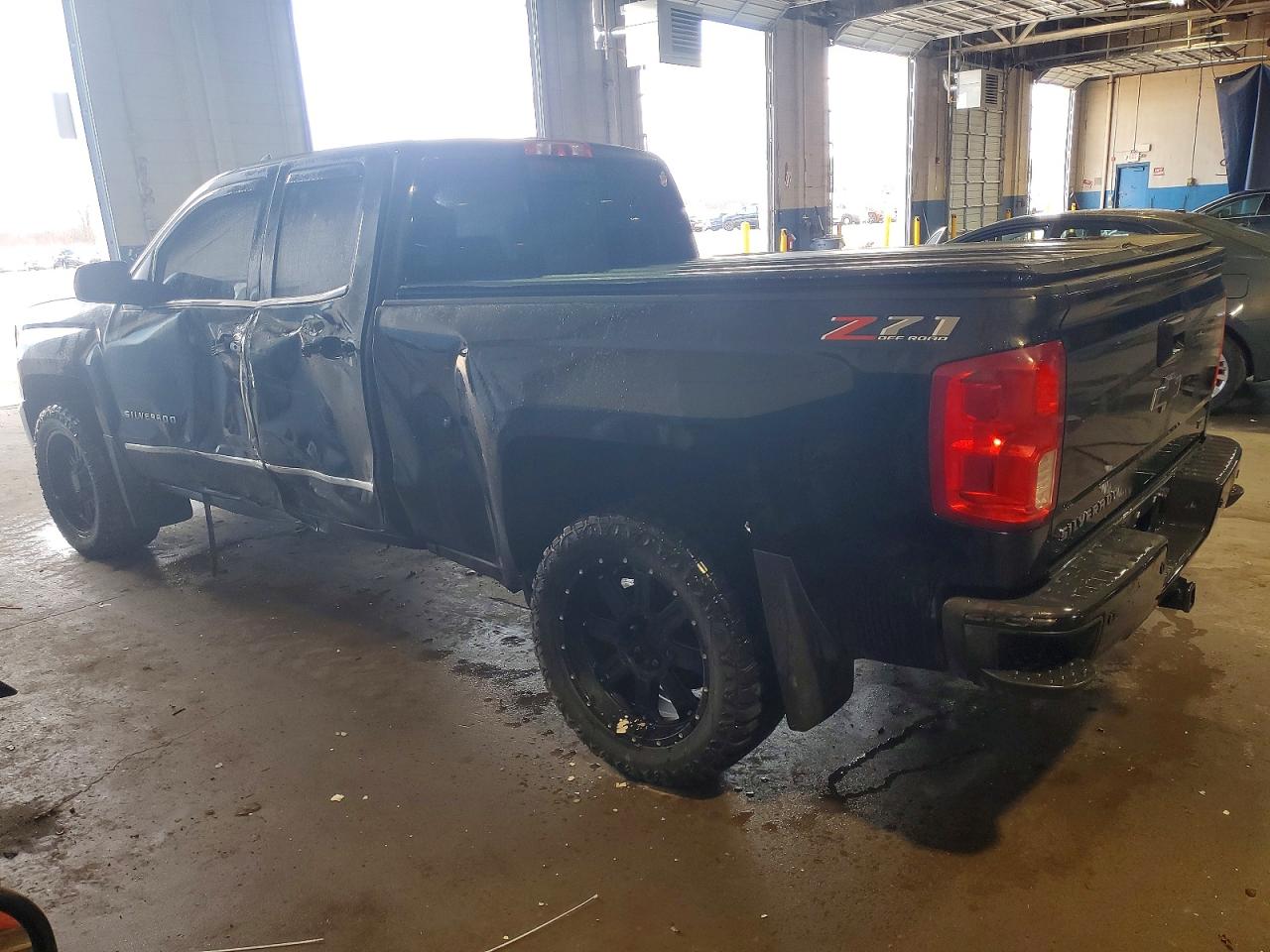 2018 CHEVROLET SILVERADO K1500 LTZ photo 2
