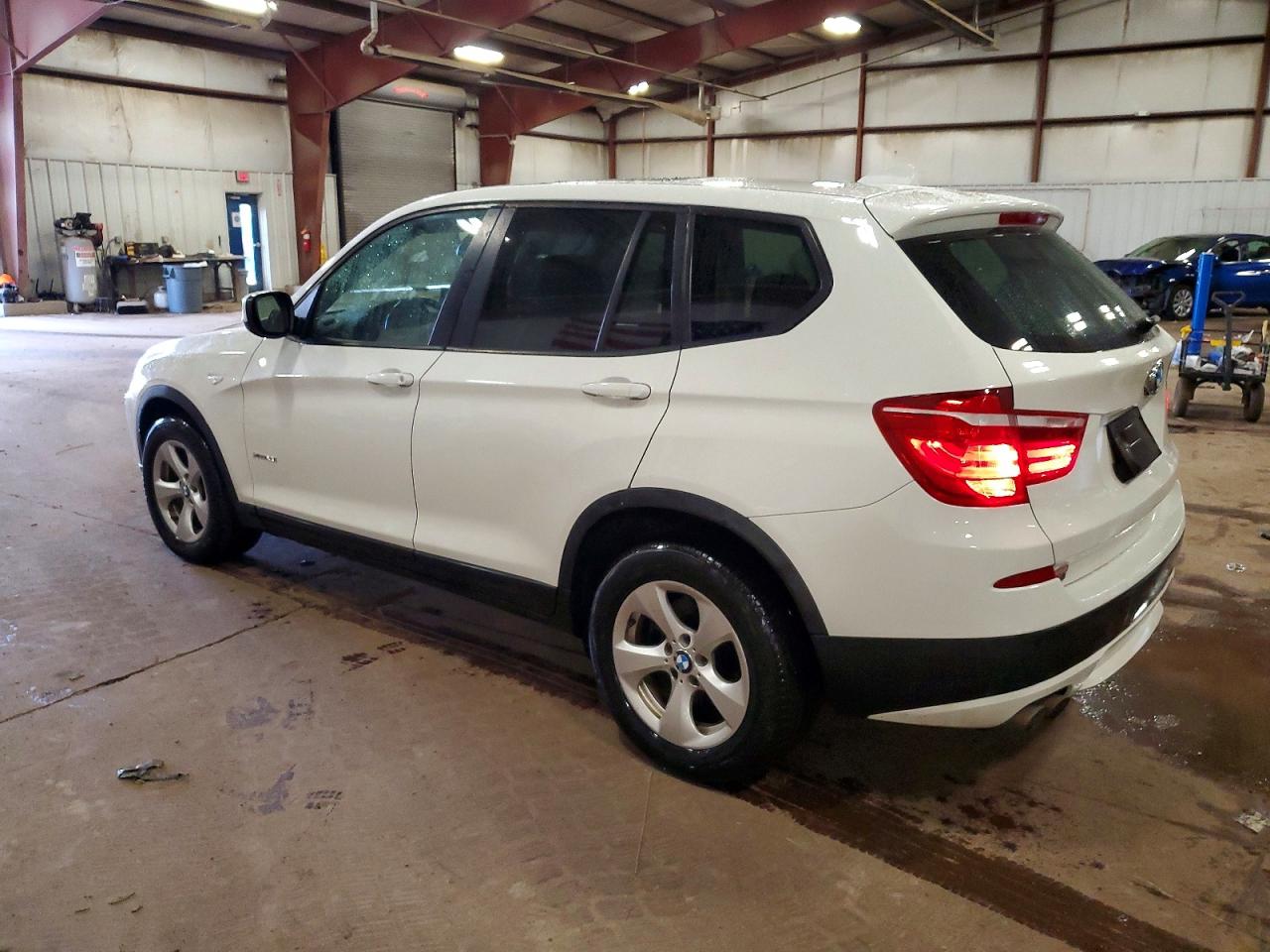 2011 BMW X3 XDRIVE28I photo 2