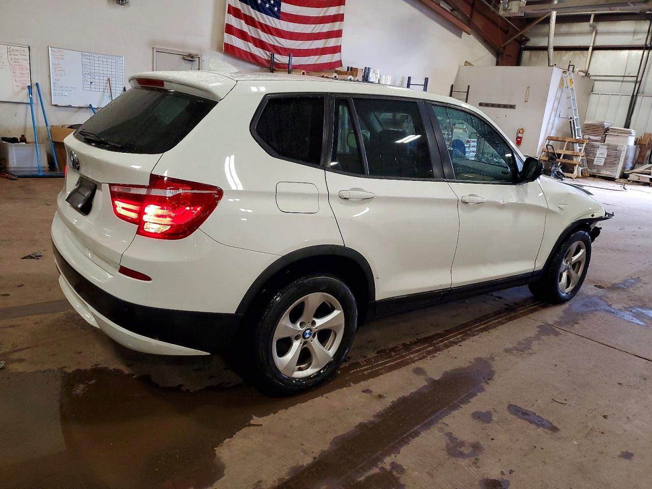 2011 BMW X3 XDRIVE28I photo 3