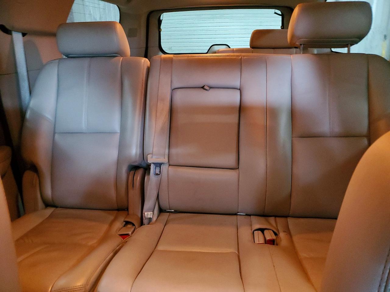 2010 CHEVROLET SUBURBAN K1500 LT photo 19