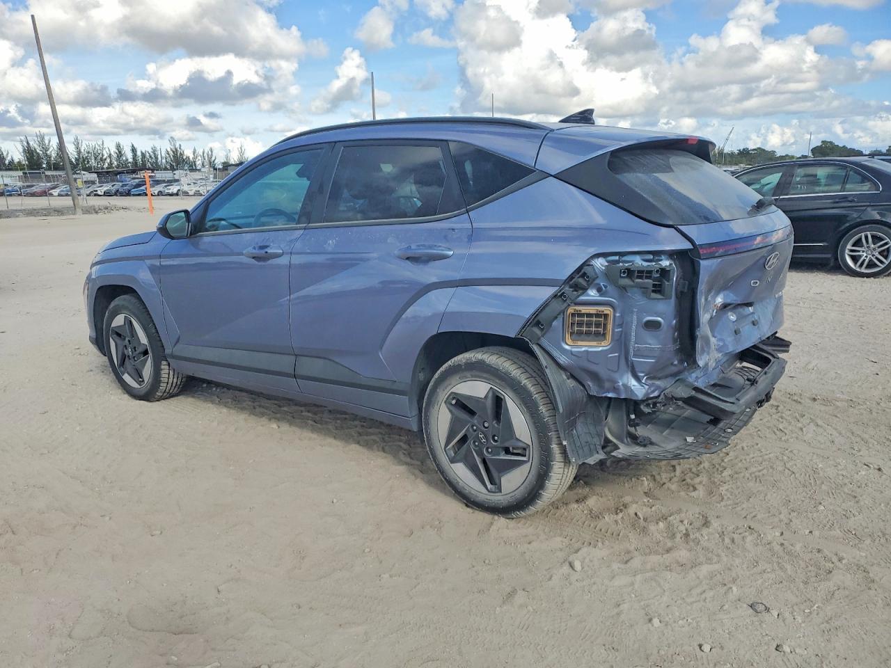 2024 HYUNDAI KONA SEL photo 2