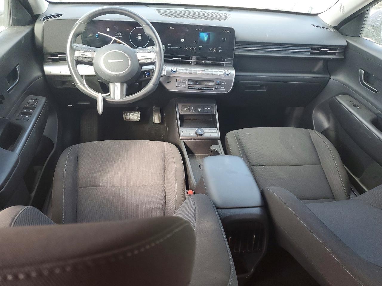 2024 HYUNDAI KONA SEL photo 8