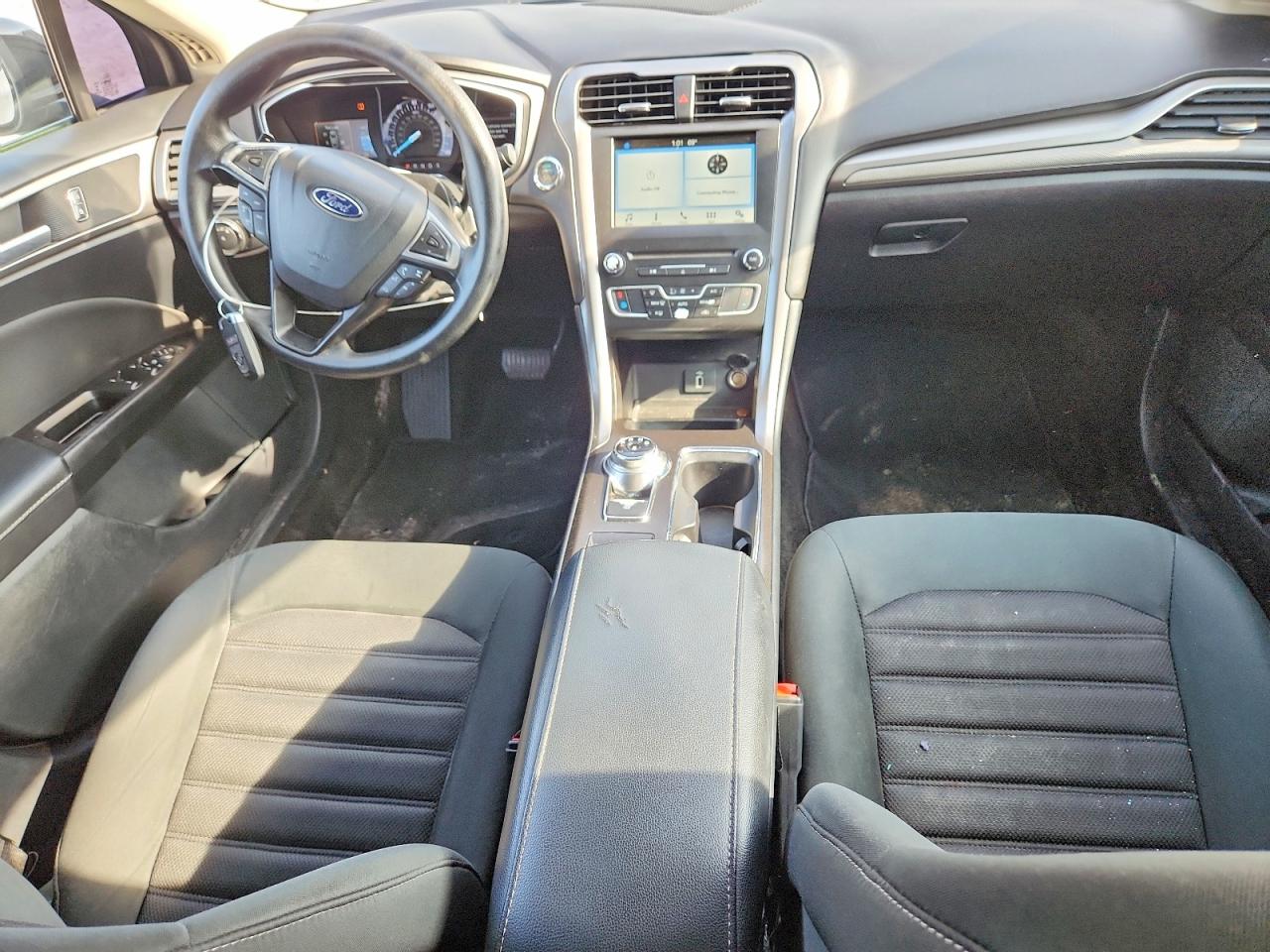 2017 FORD FUSION SE photo 15
