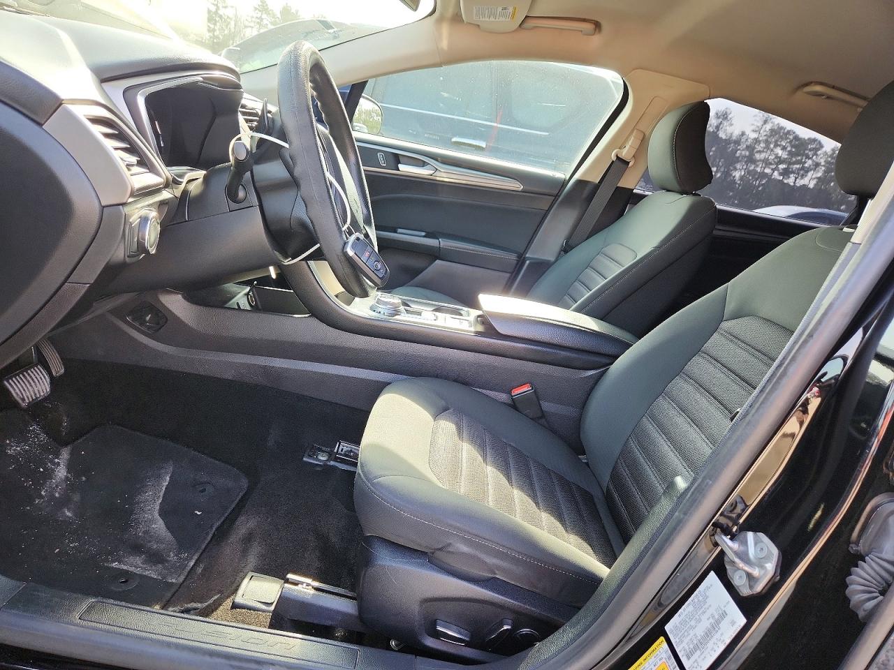 2017 FORD FUSION SE photo 13