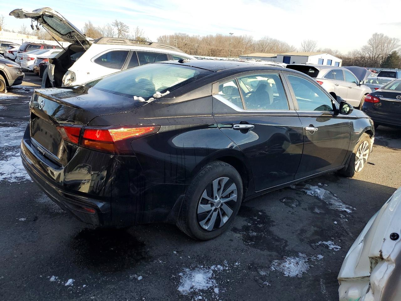 2019 NISSAN ALTIMA S photo 3