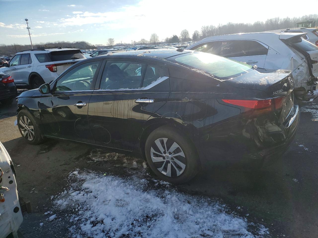 2019 NISSAN ALTIMA S photo 2
