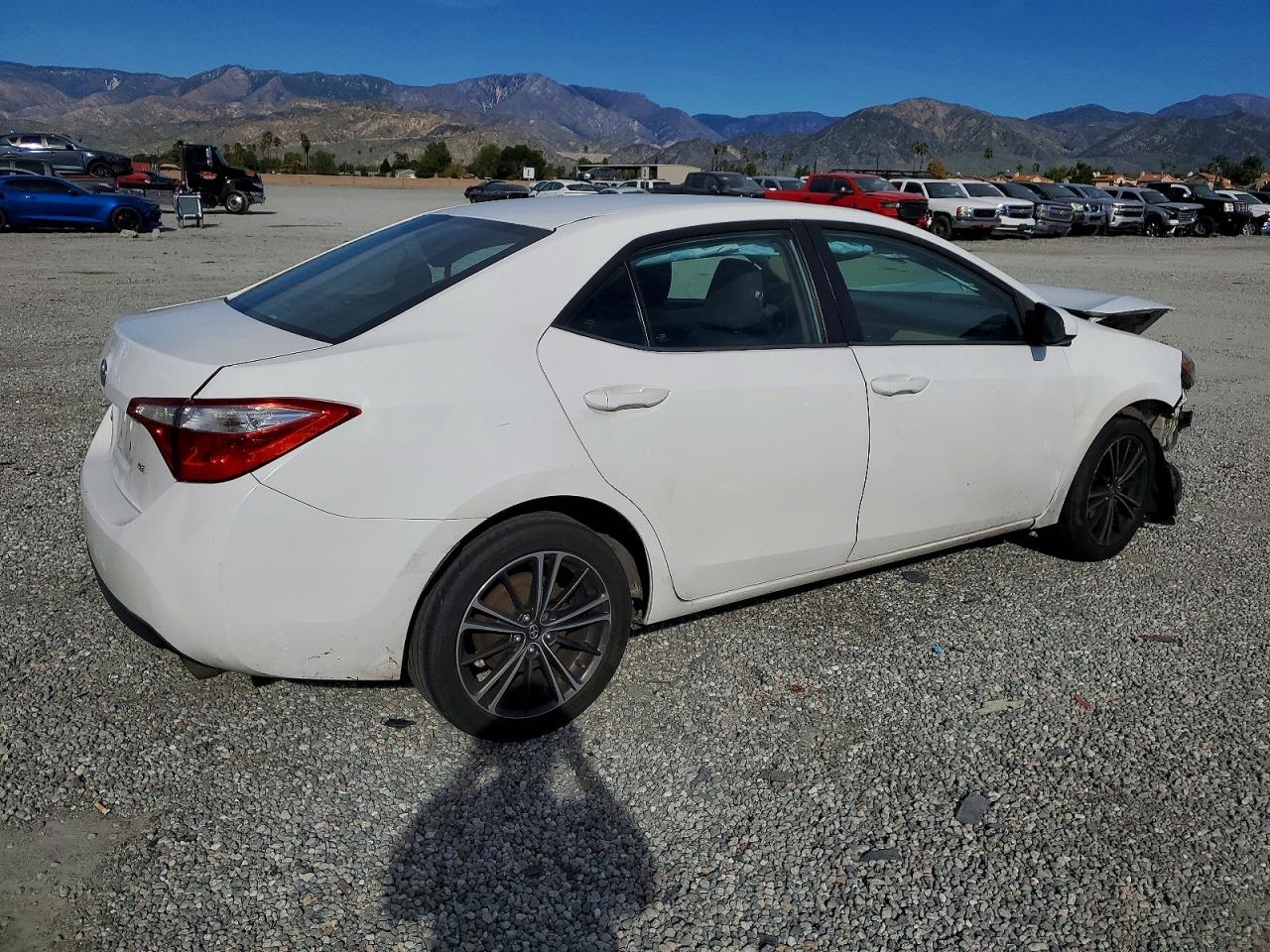 2014 TOYOTA COROLLA photo 5
