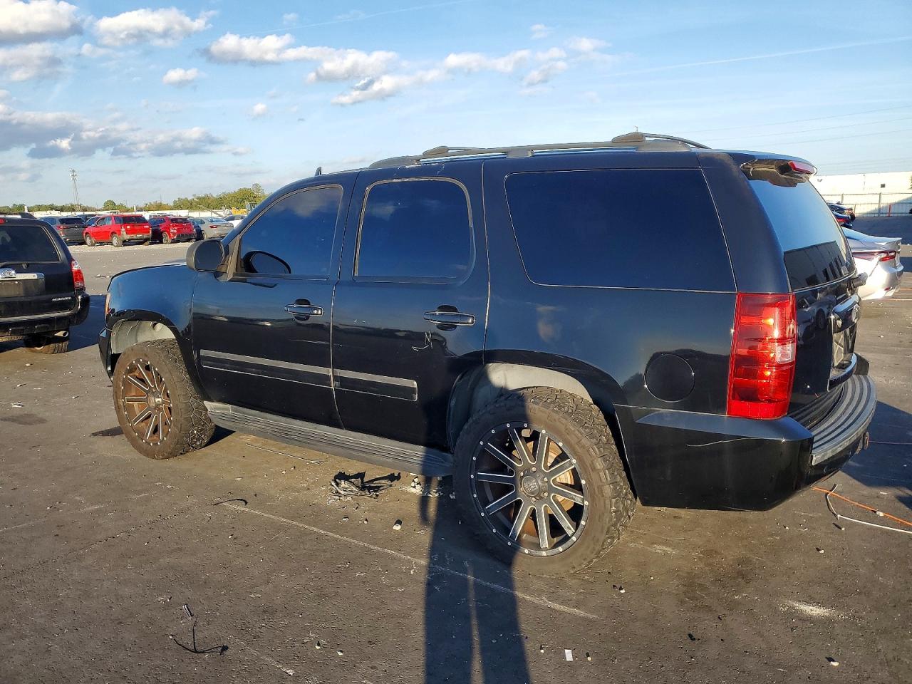 2011 CHEVROLET TAHOE C1500 LTZ photo 2