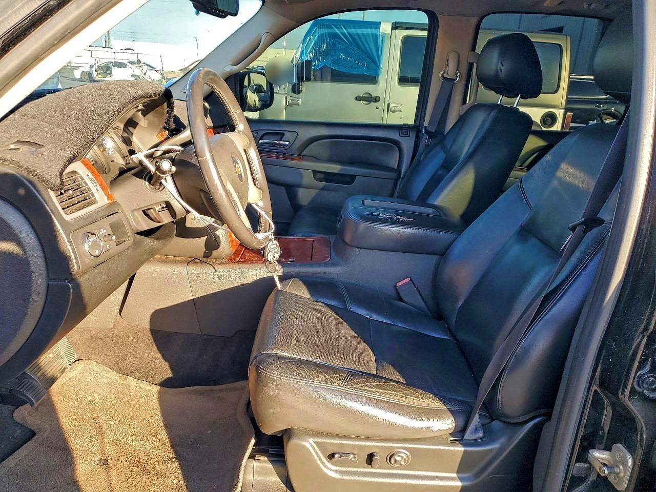 2011 CHEVROLET TAHOE C1500 LTZ photo 7