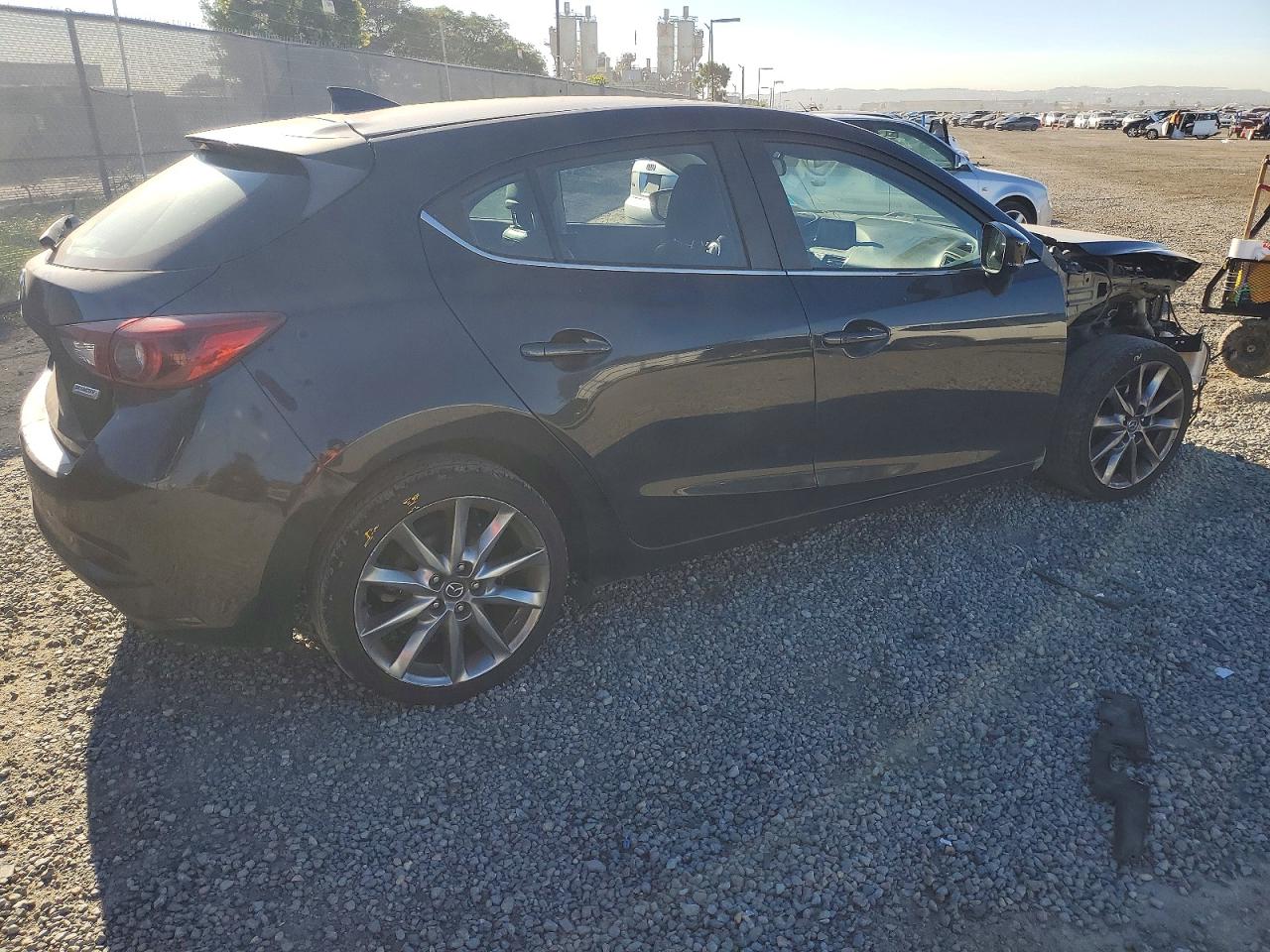 2018 MAZDA 3 GRAND TOURING photo 3