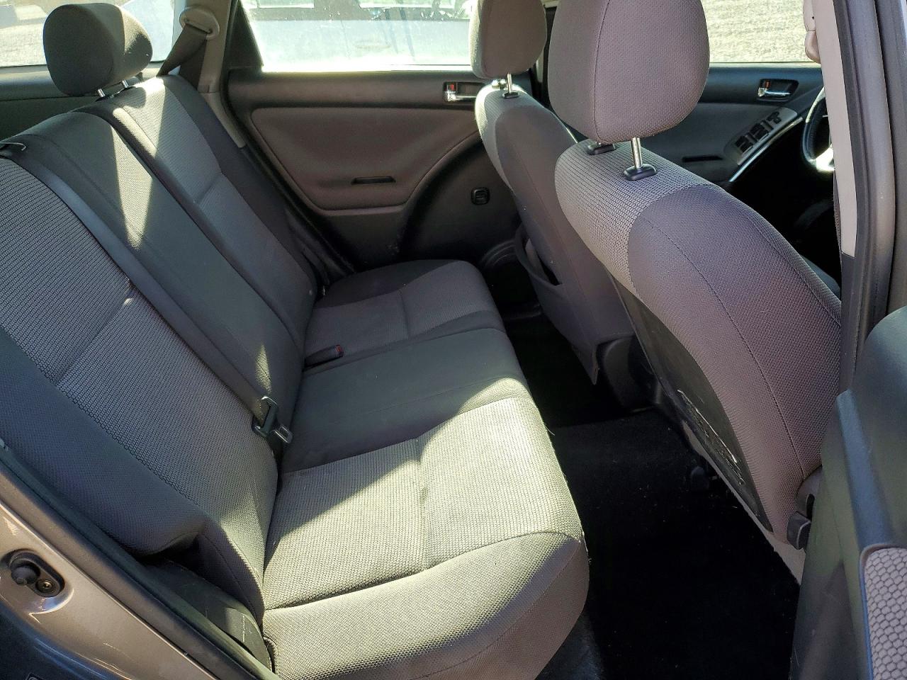 2005 TOYOTA COROLLA MATRIX XR photo 11