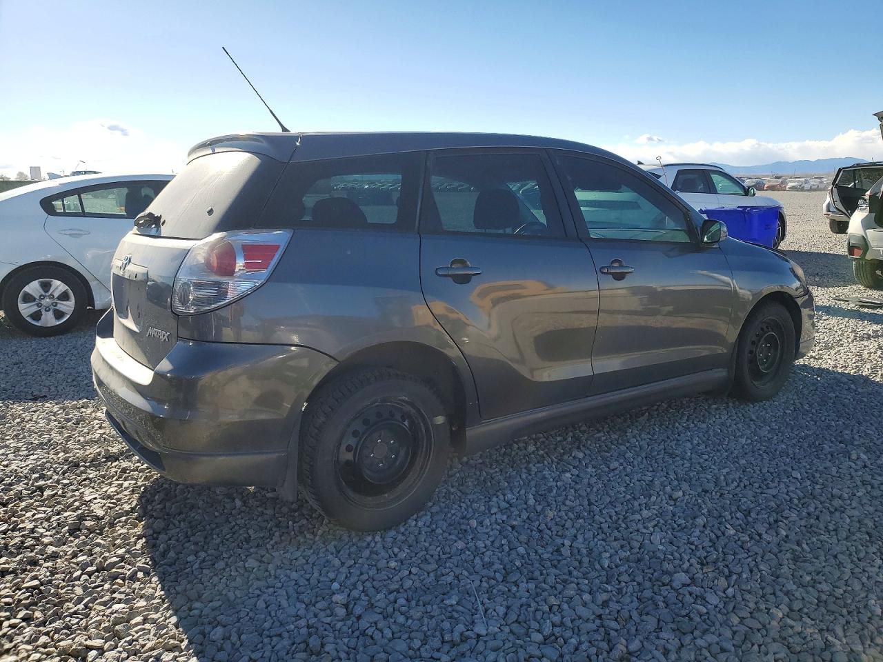 2005 TOYOTA COROLLA MATRIX XR photo 3