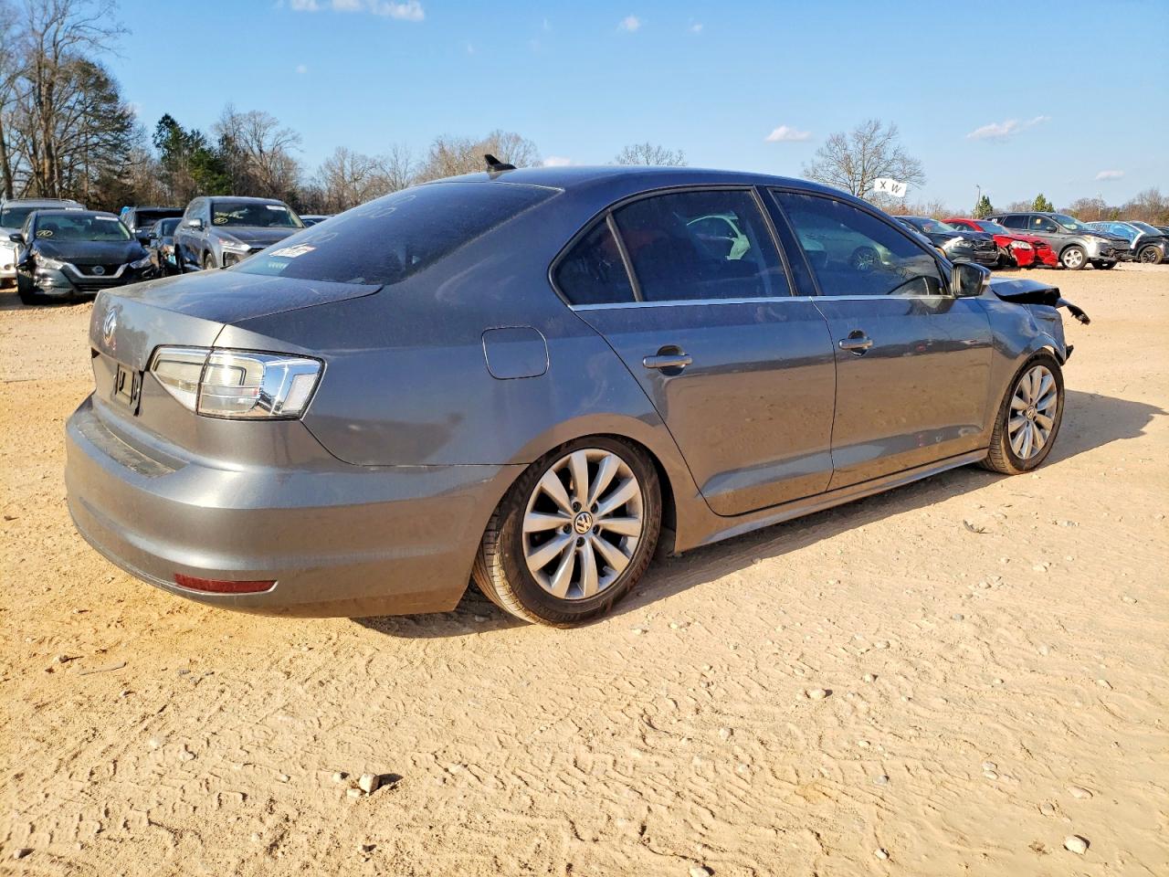 2015 VOLKSWAGEN JETTA SE photo 3