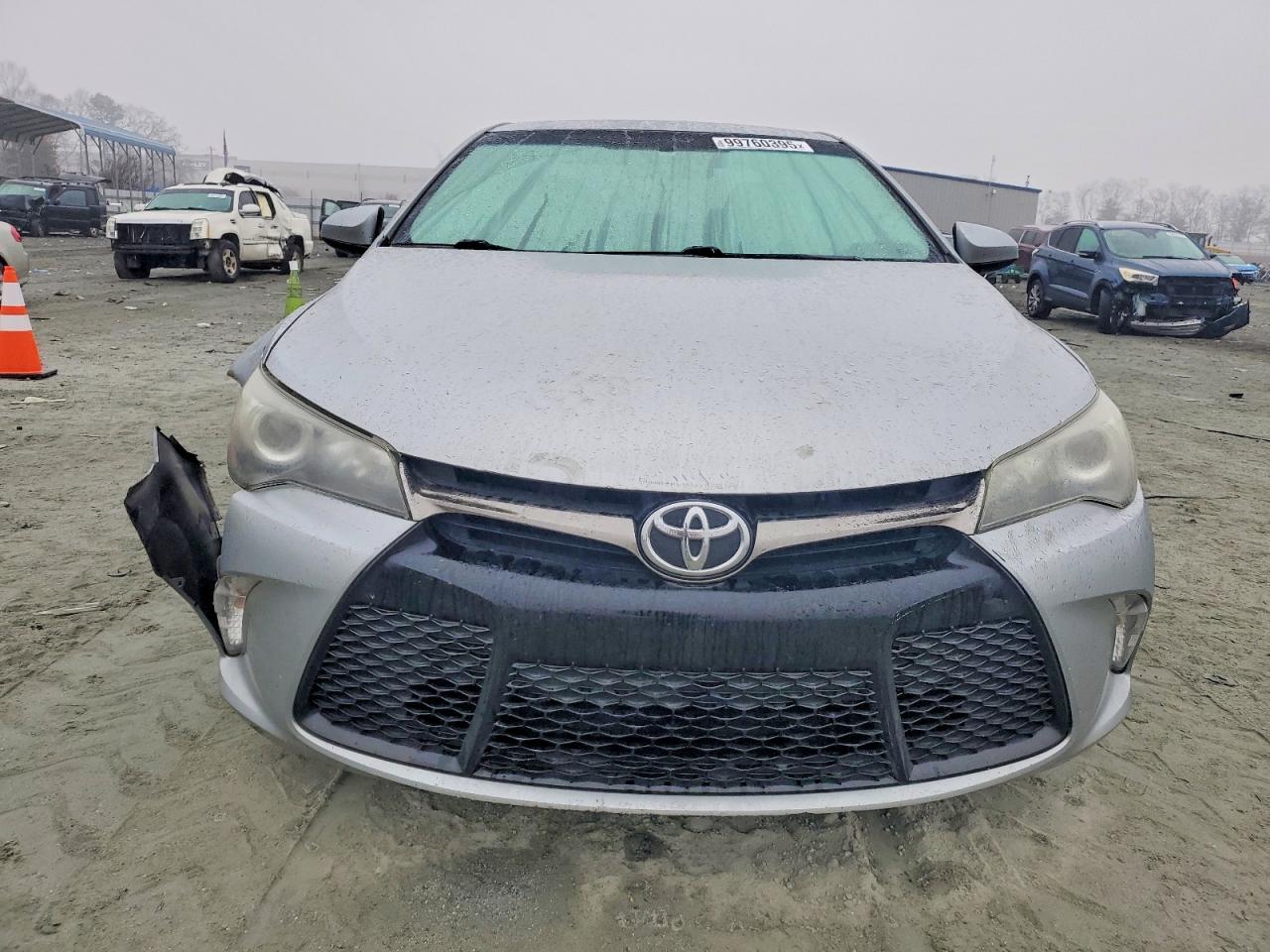 2016 TOYOTA CAMRY LE photo 5