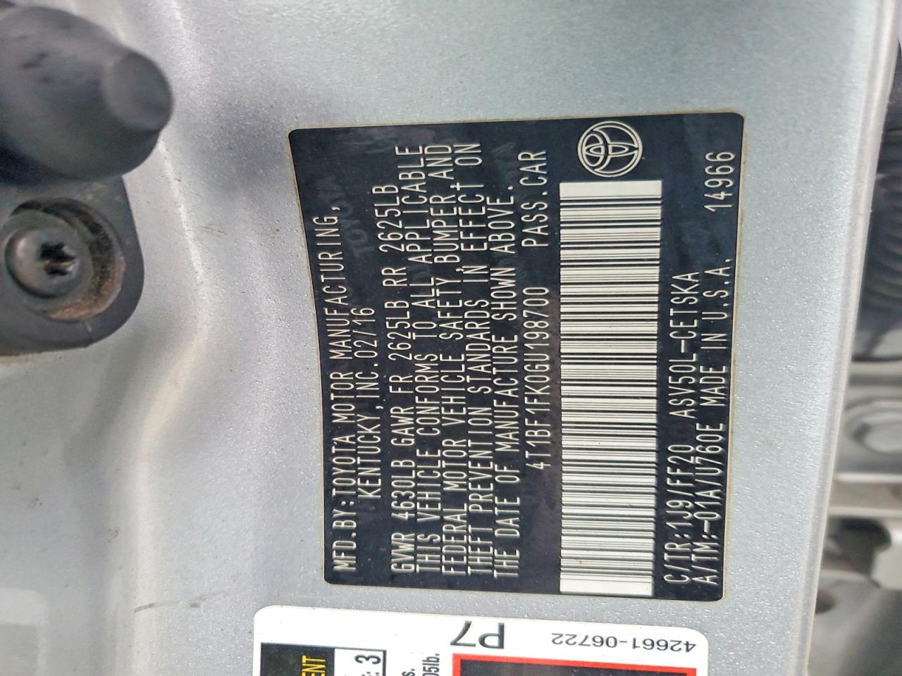 2016 TOYOTA CAMRY LE photo 12