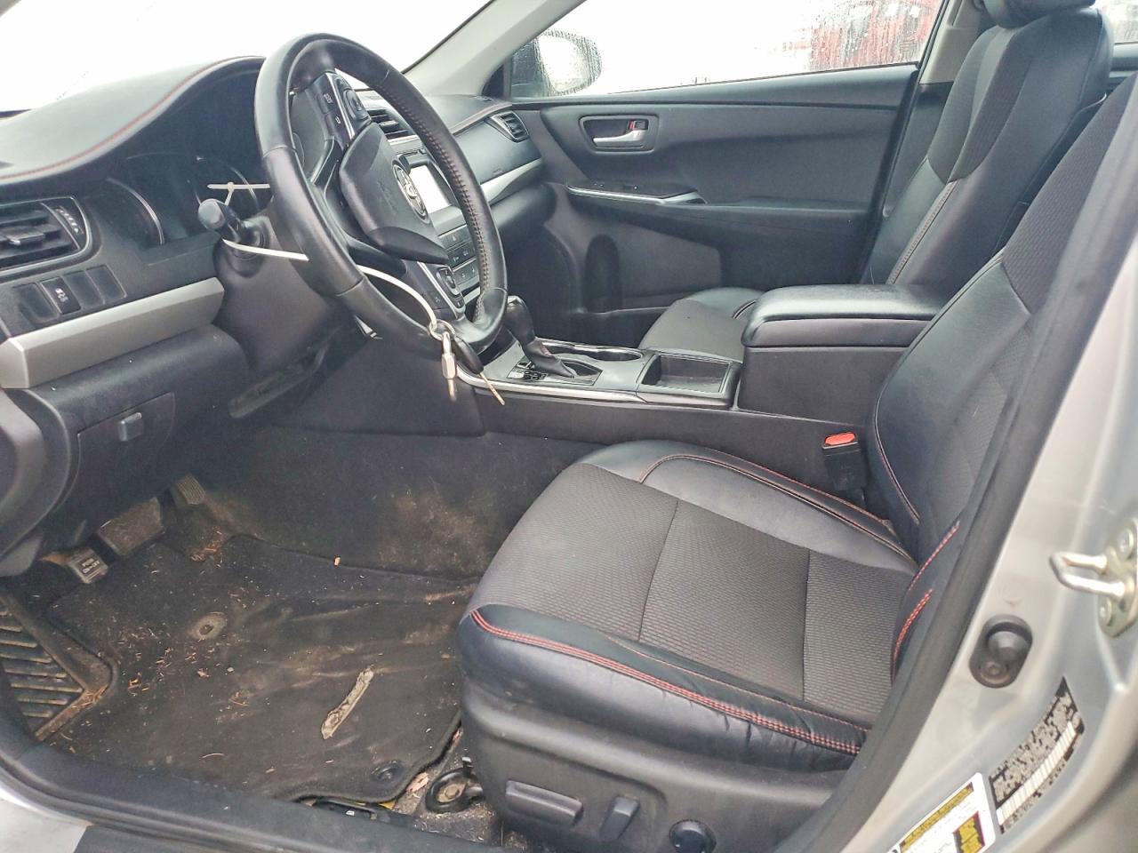 2016 TOYOTA CAMRY LE photo 7