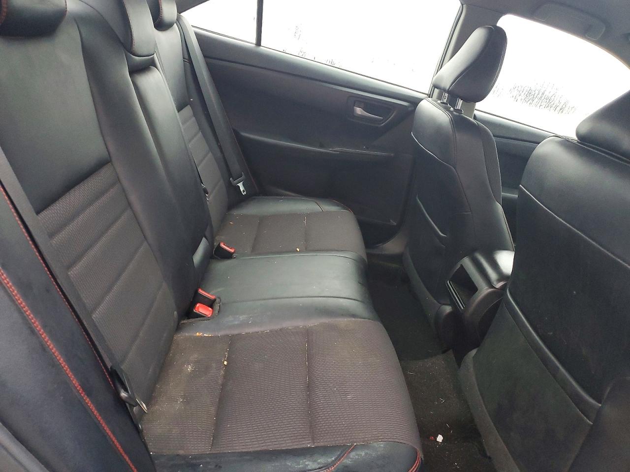 2016 TOYOTA CAMRY LE photo 10