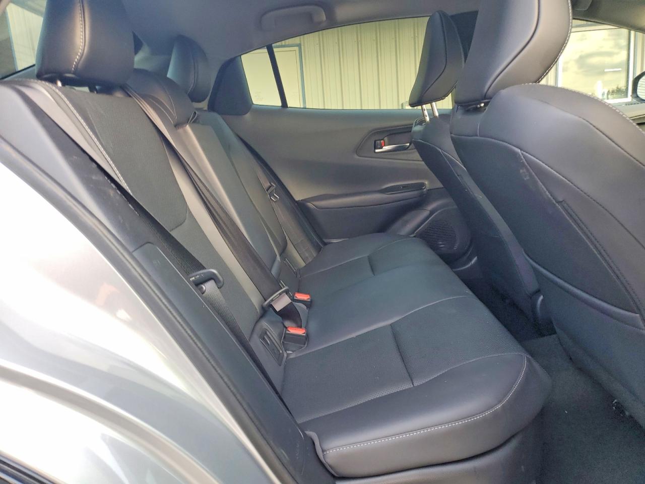 2025 TOYOTA PRIUS LE photo 10