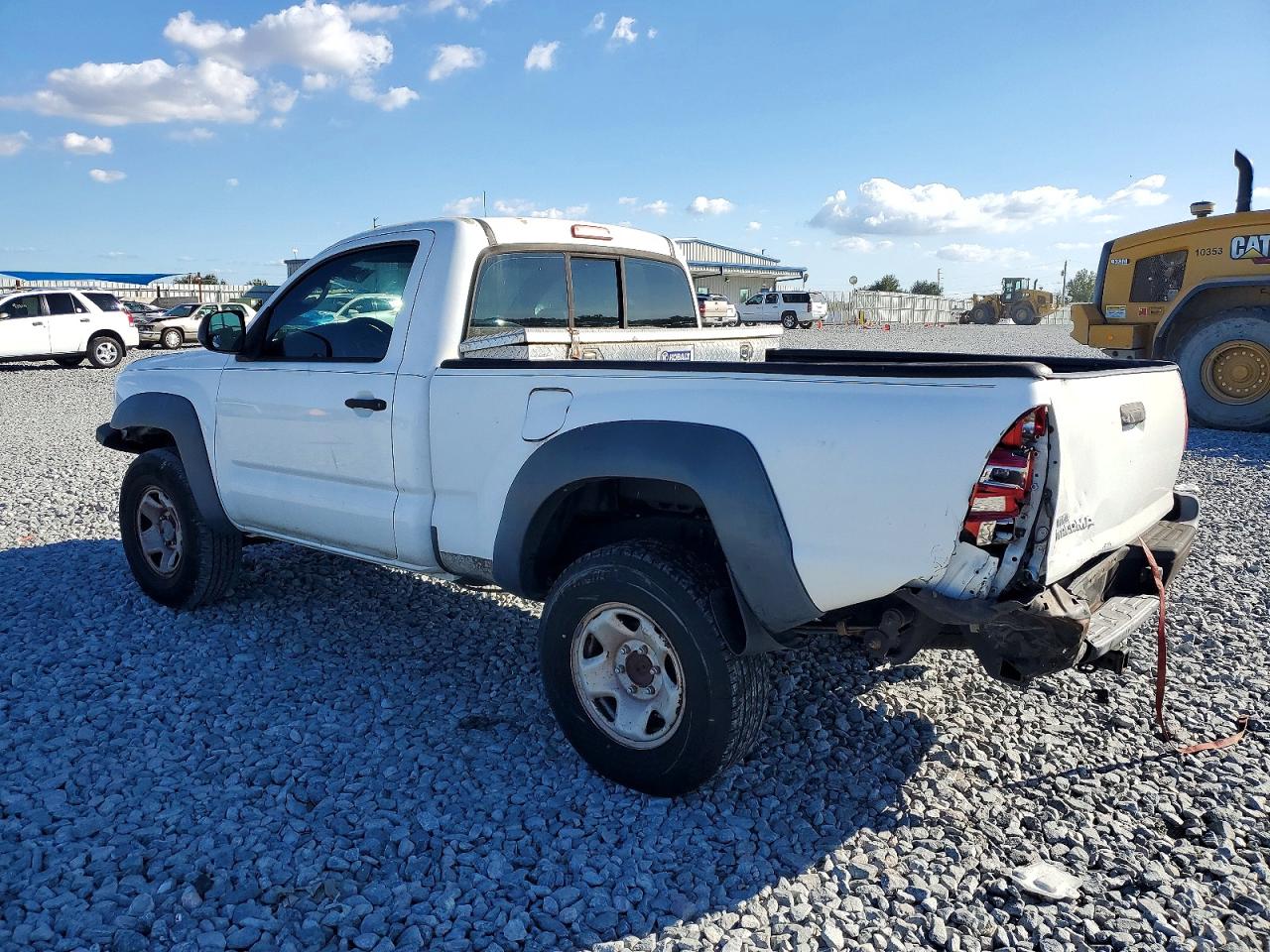 2012 TOYOTA TACOMA photo 2