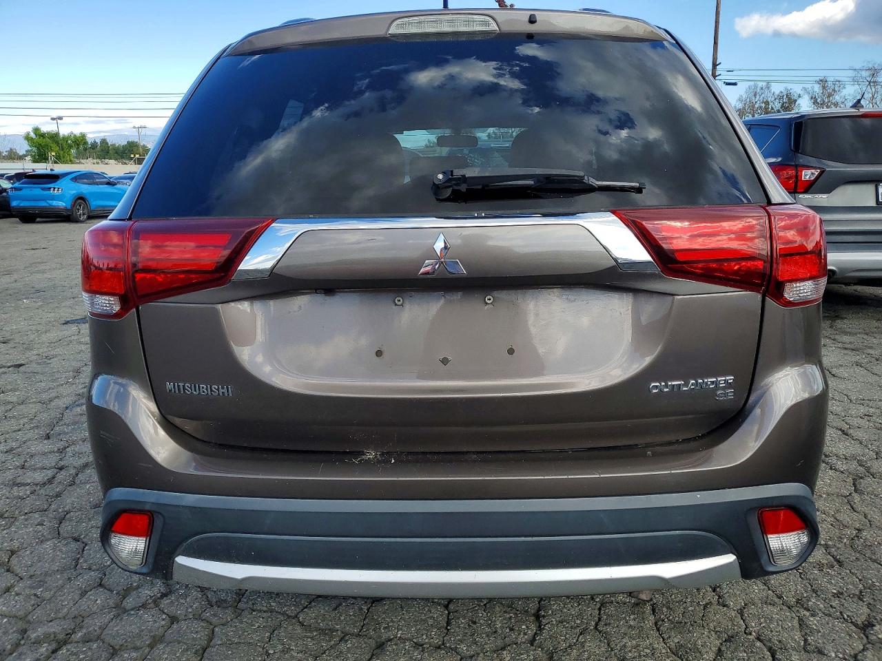 2016 MITSUBISHI OUTLANDER SE photo 6