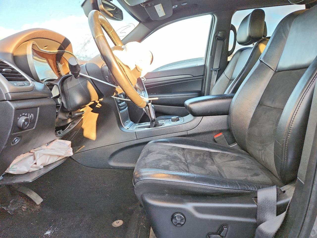 2019 JEEP GRAND CHEROKEE LAREDO photo 7