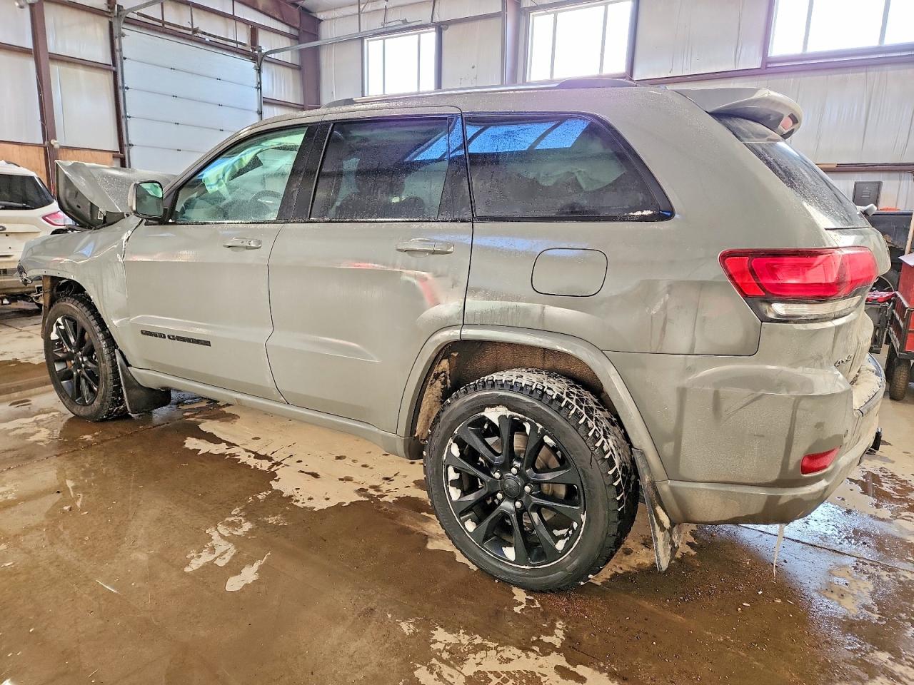 2019 JEEP GRAND CHEROKEE LAREDO photo 2