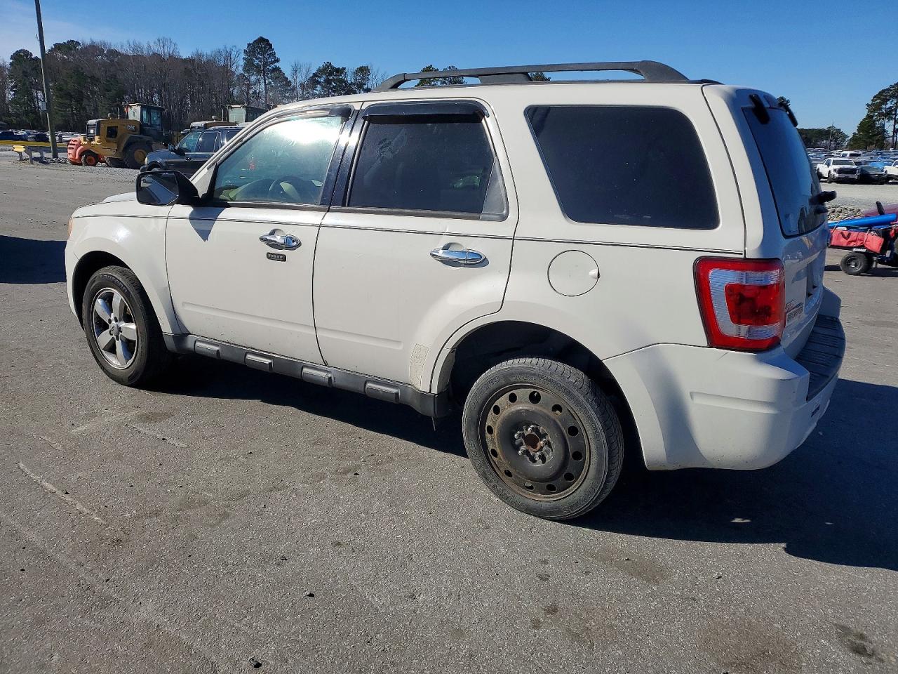 2012 FORD ESCAPE XLT photo 2
