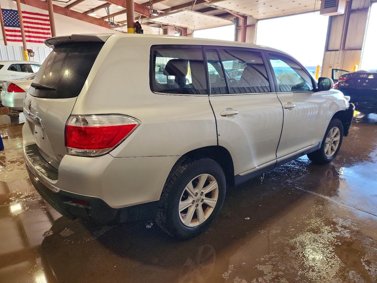 2013 TOYOTA HIGHLANDER BASE photo 5